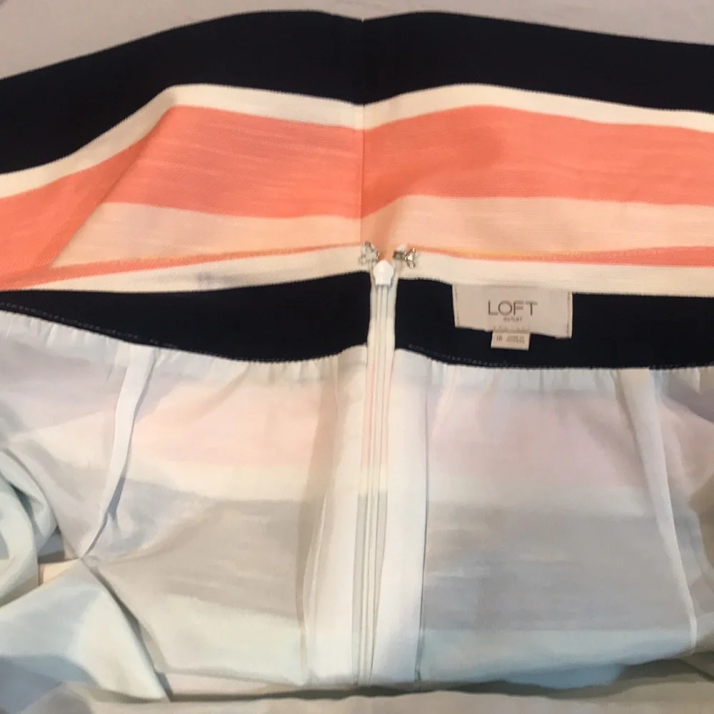 Striped Mini Skirt. Excellent condition. Size 16 - Picture 5 of 6